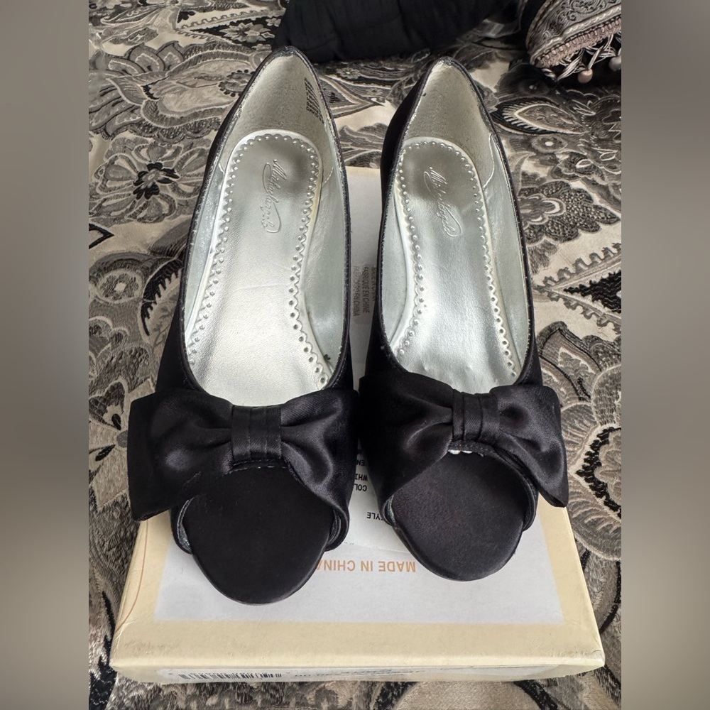 MichaelAngelo Jemma Dyed Black Peep-Toe Heels with‎ Bow Girls Sz 1